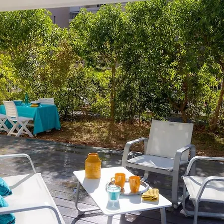 Contemporain Blue Lagoon 3 Etoiles * Hyeres